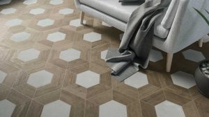 calepinage sol d'un salon séjour effet parquet bois de chêne naturel motif hexagonal pour un style original et authentique dans une maison individuelle de Lavérune
