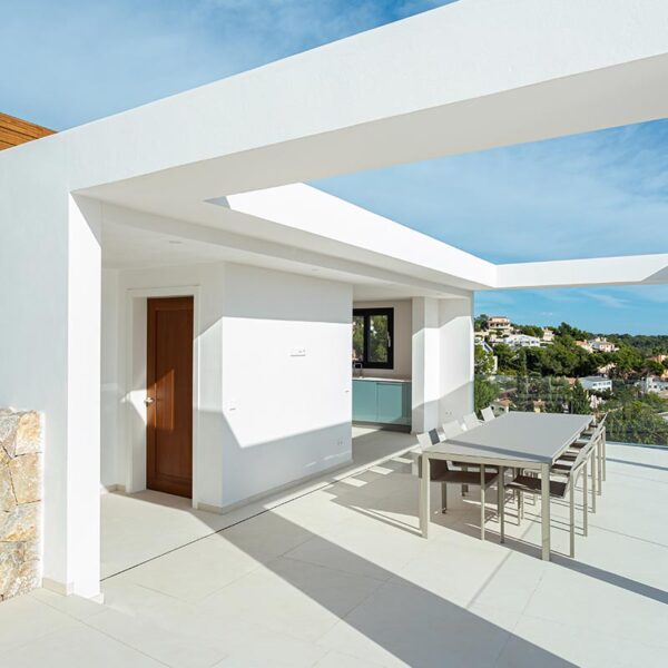 carrelage de la tour amenagement d une terrasse en dalles sur plot effet beton pour une maison moderne de lavérune